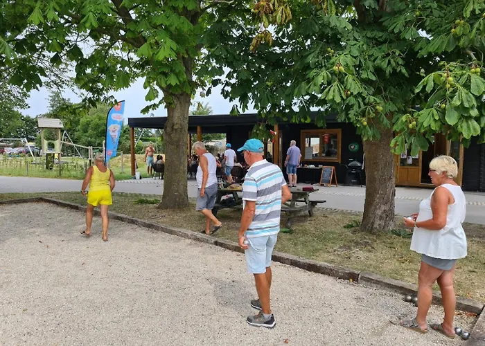 Alpehytte 503a Op Recreatiepark De Wielen