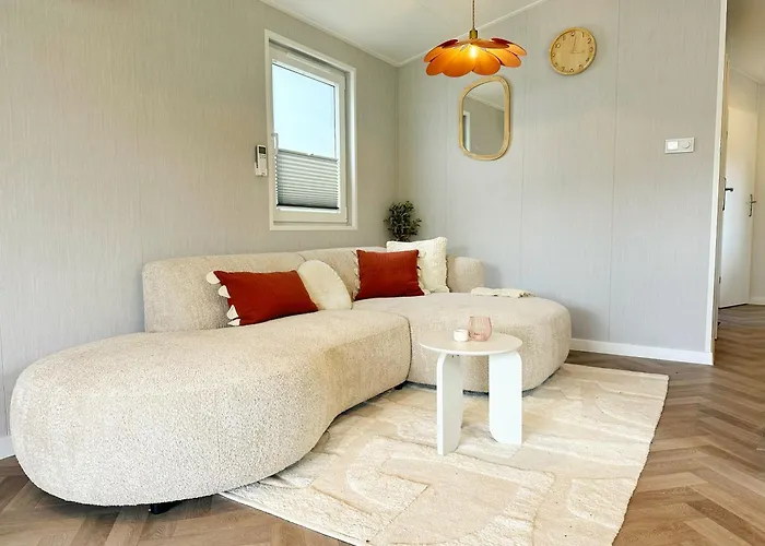 503a Op Recreatiepark De Wielen Alpehytte *